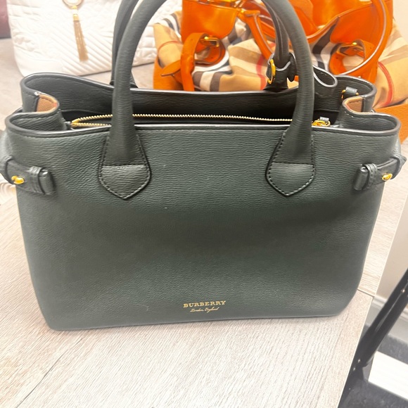 100% Authentic - New Burberry Sea Green Leather Check Fabric Medium Banner Tote - Picture 4 of 7